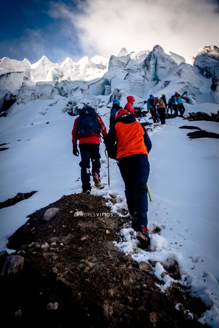 Rope team on the glacier